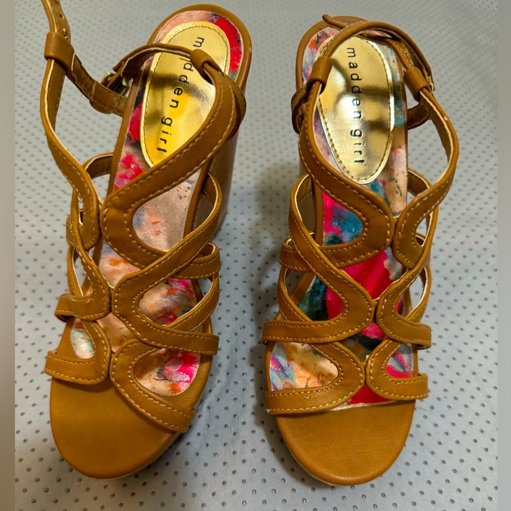MADDEN GIRL WEDGE (Womens) Size 6